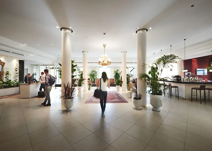 Weitzer - Centre Of Hotell 4*