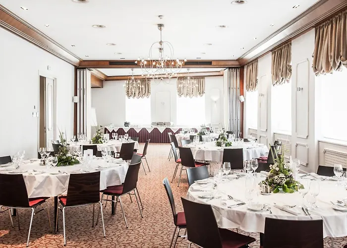 Weitzer - Centre Of Hotell 4*