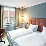 Szálloda Weitzer - Centre Of 4*