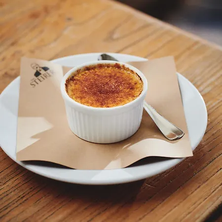 מלון Weitzer - Centre Of 4*