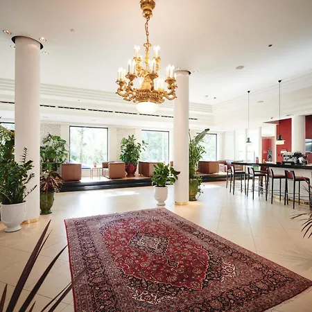 Weitzer - Centre Of Hotel 4*