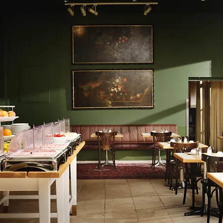 Weitzer - Centre Of Hotel