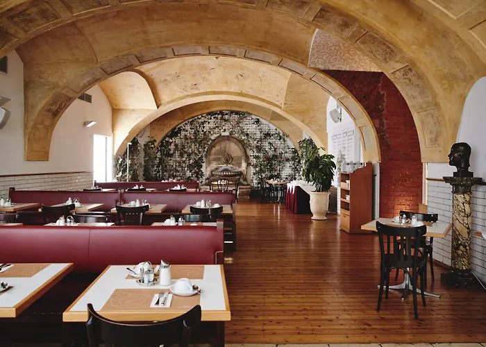 Weitzer - Centre Of 4*