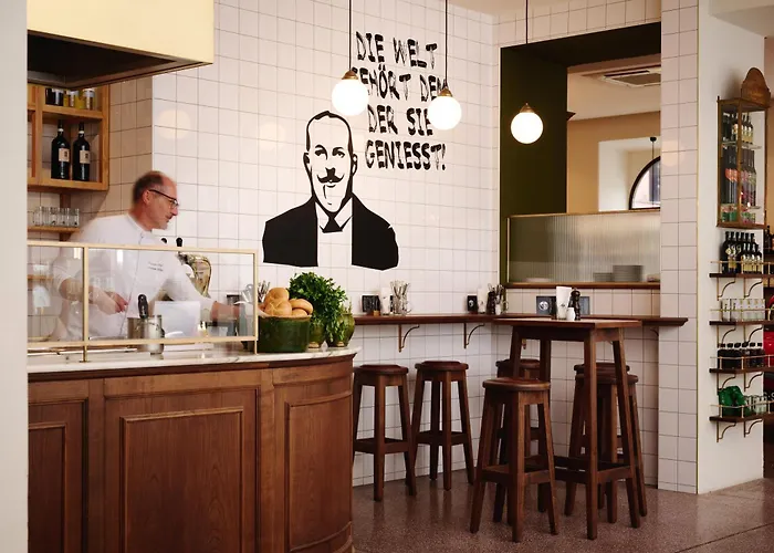 Weitzer - Centre Of Ξενοδοχείο 4*